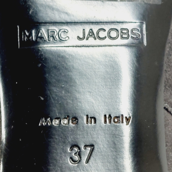 Marc Jacobs Grey Suede Chain-Link Accent Pointed Toe Studded Buckle Booties K406 - Picture 10 of 13